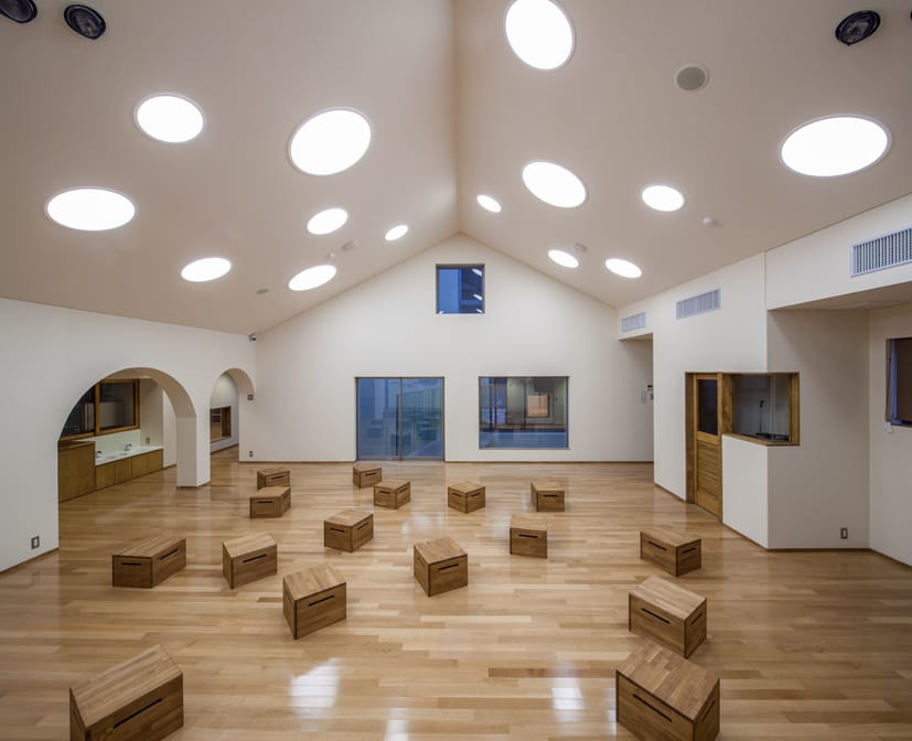 R | 保育士求人|大阪・兵庫・関西の保育士・幼稚園教諭の就職転職支援|保育のせかい